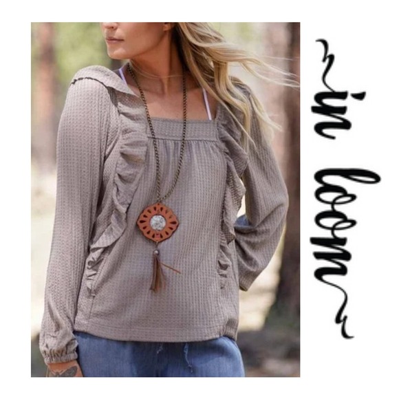 In Loom Taupe Waffle Knit Ruffle Long Sleeve Top Size M - Picture 1 of 10